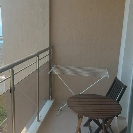 Apartment Gliko With A Pool